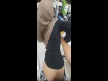 Berdandan Sambil Dientot Ganas Memek Becek Ngocor Indo poster