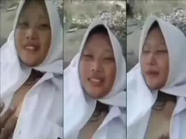 Bokep SMA Gadis Lugu Diajak Ngewe Di Sungai Viral poster